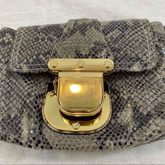 Michael Kors Charlton‎ Snakeskin Crossbody Gold Lock Mini Crossbody Bag - Picture 6 of 16